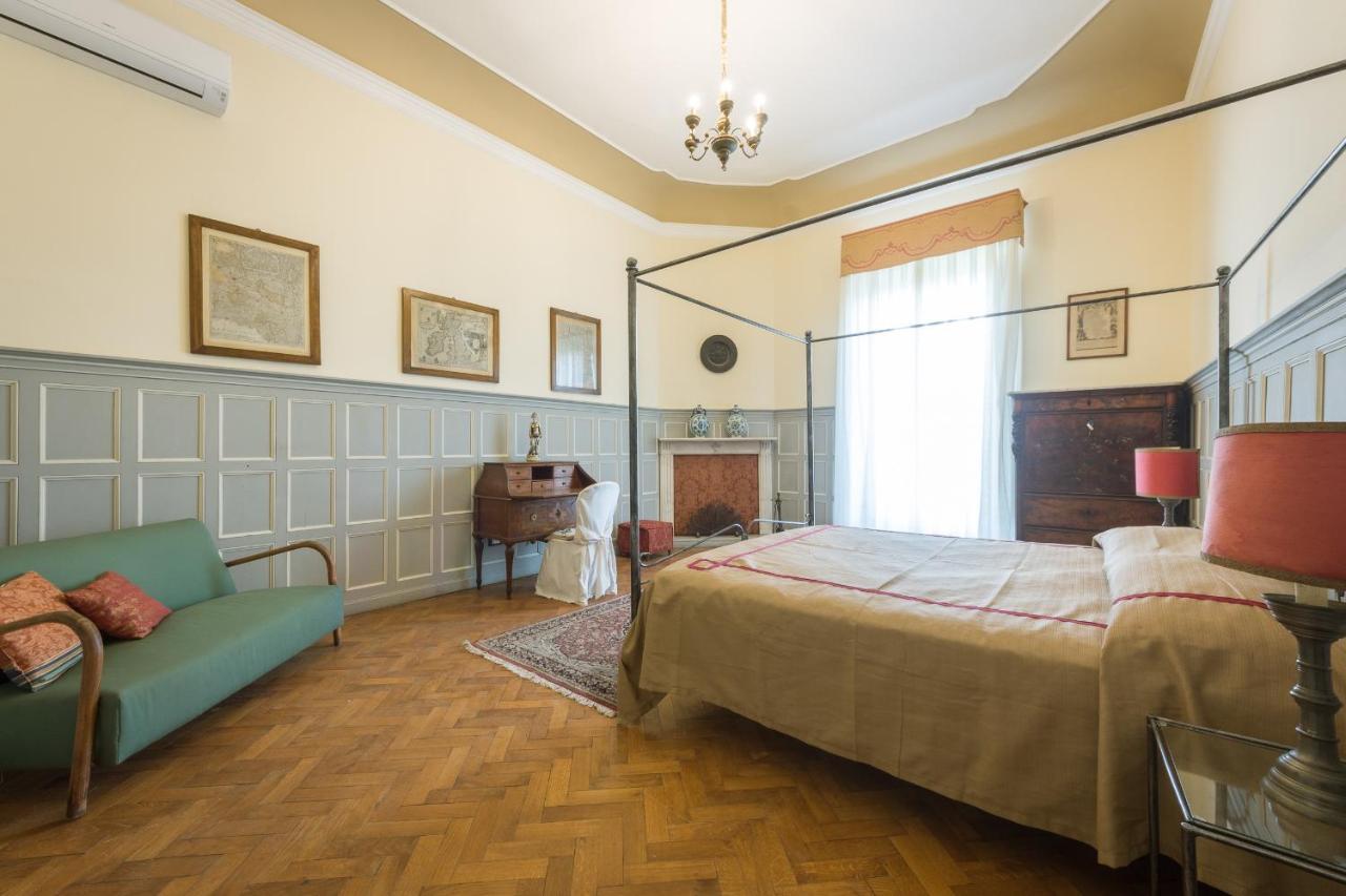 Villa Merlo Ner0 Florencia